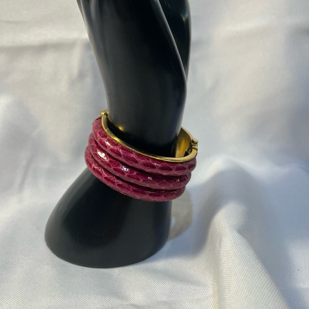 Vintage 80s Retro Pink Python Hinged Cuff Bracelet - Picture 3 of 5